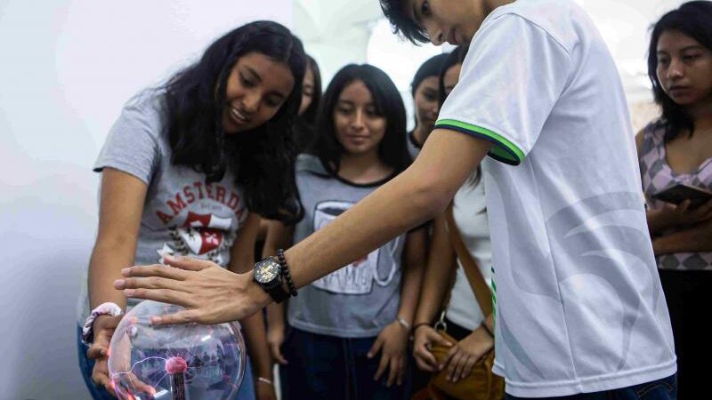 Sembrando vocaciones científicas desde la secundaria