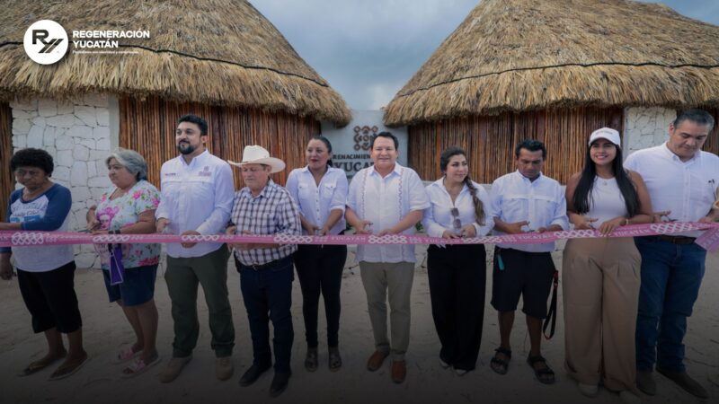 Entrega de baños ecológicos en Playa Bonita, San Felipe