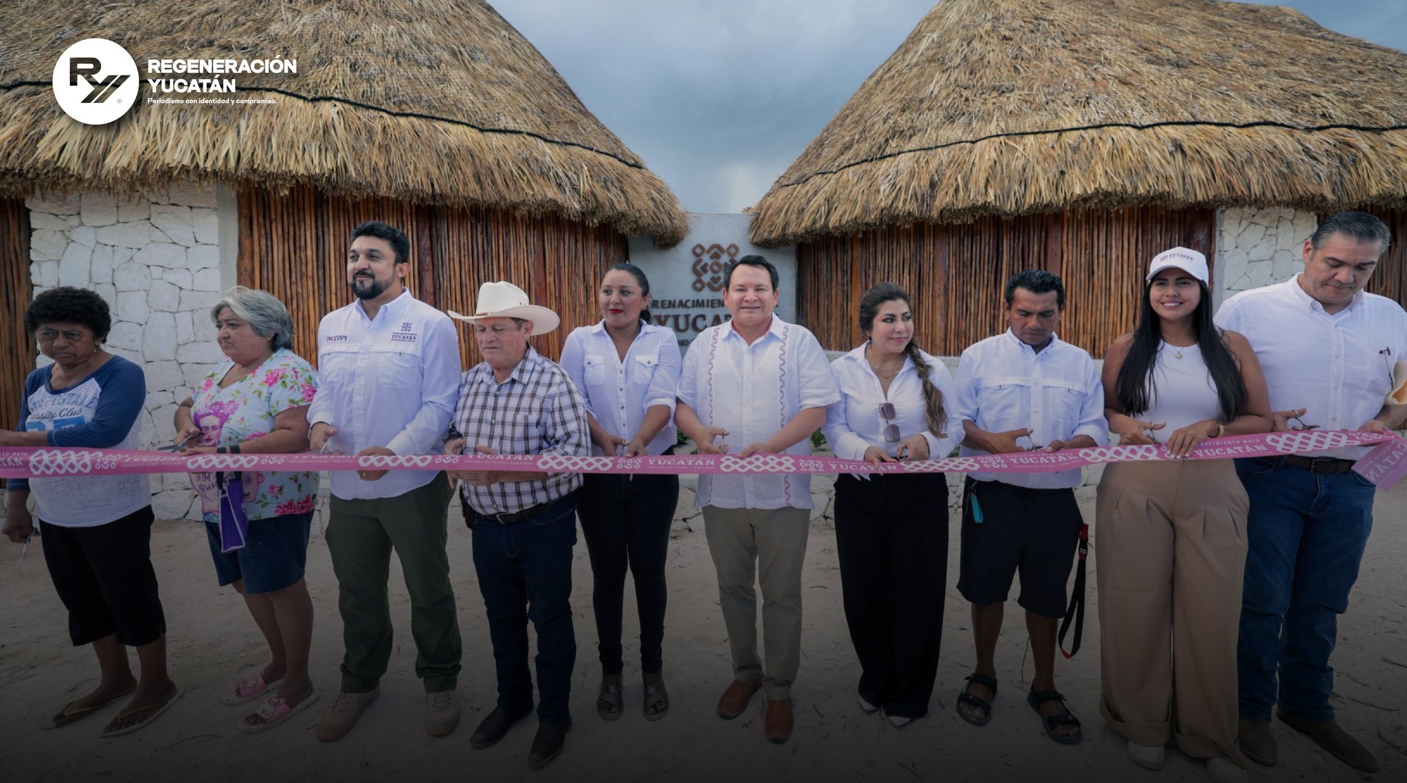 Entrega de baños ecológicos en Playa Bonita, San Felipe